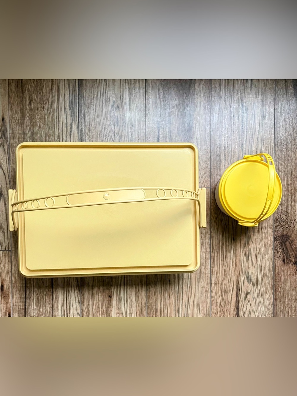 Tupperware Harvest Gold Rectangle Cake Taker &  Tupperware Toys Mini Cake Taker